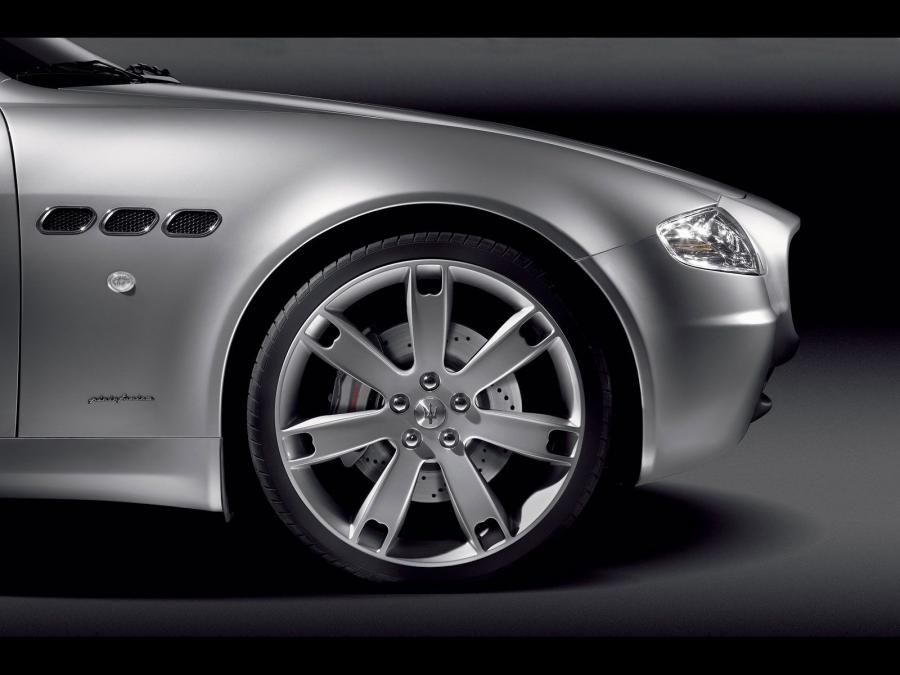  Maserati Quattroporte Sport GT 2005 года  (фото 9 из 24)
